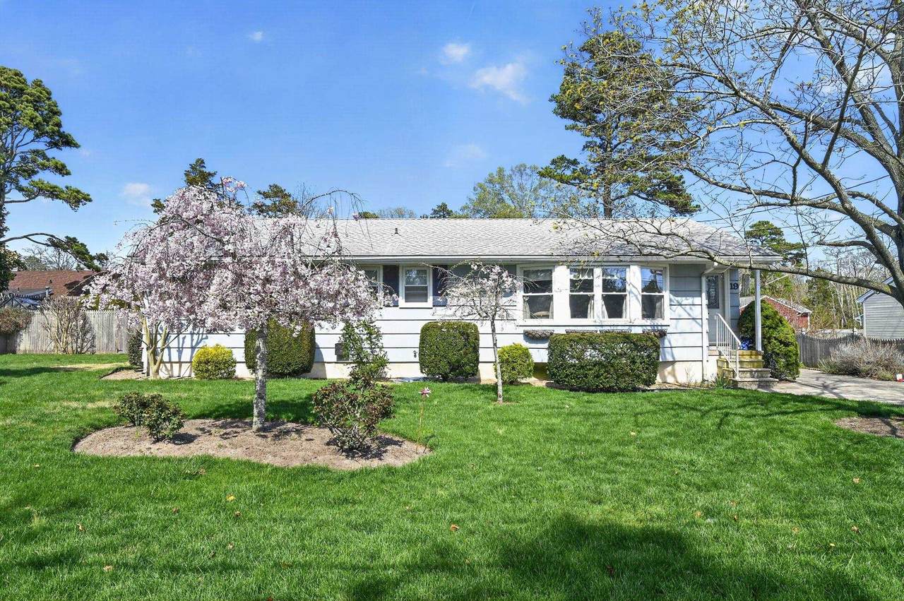 19 Seaside Avenue - Photo 1