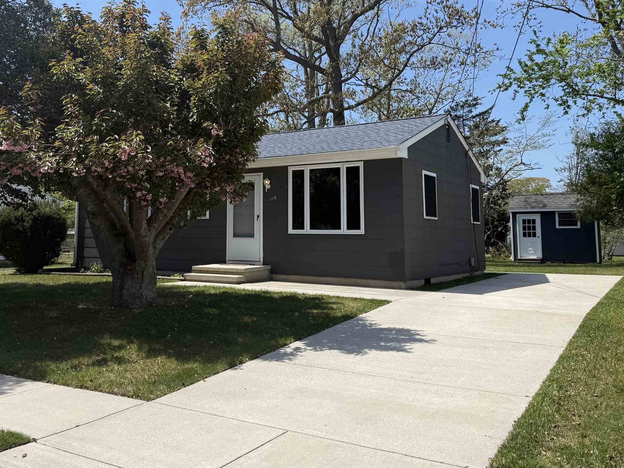 710 Gorham Avenue - Photo 1