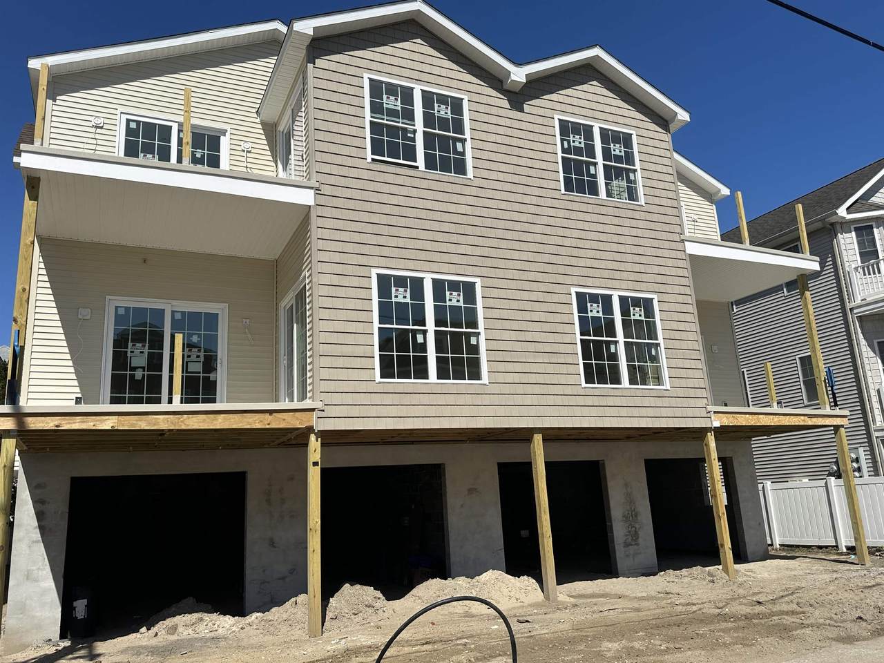121 Maple Avenue - Photo 1