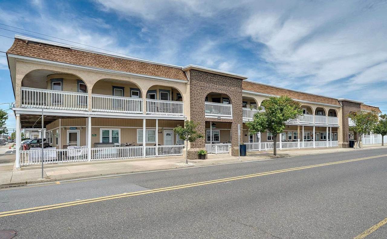 5600 Seaview Avenue - Photo 1