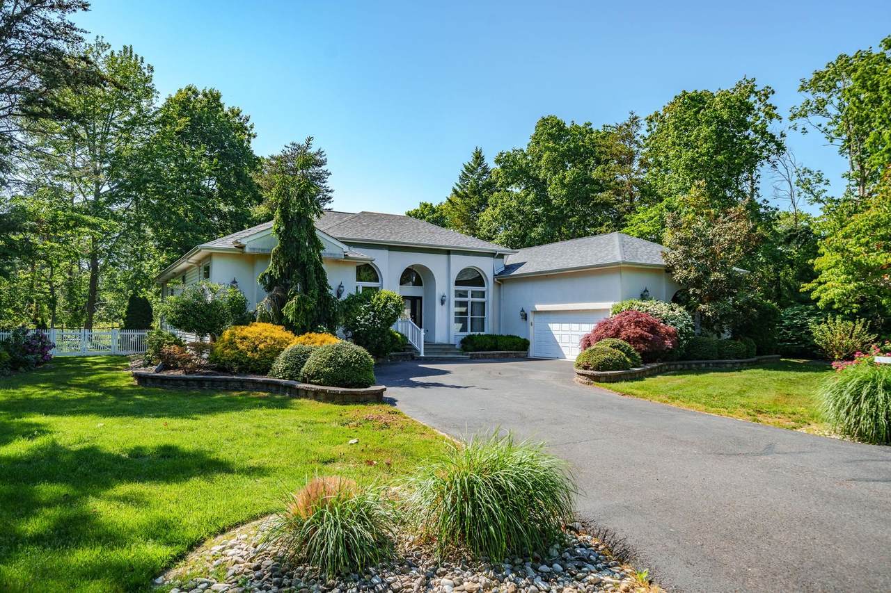 11 Holly Knoll Drive - Photo 1