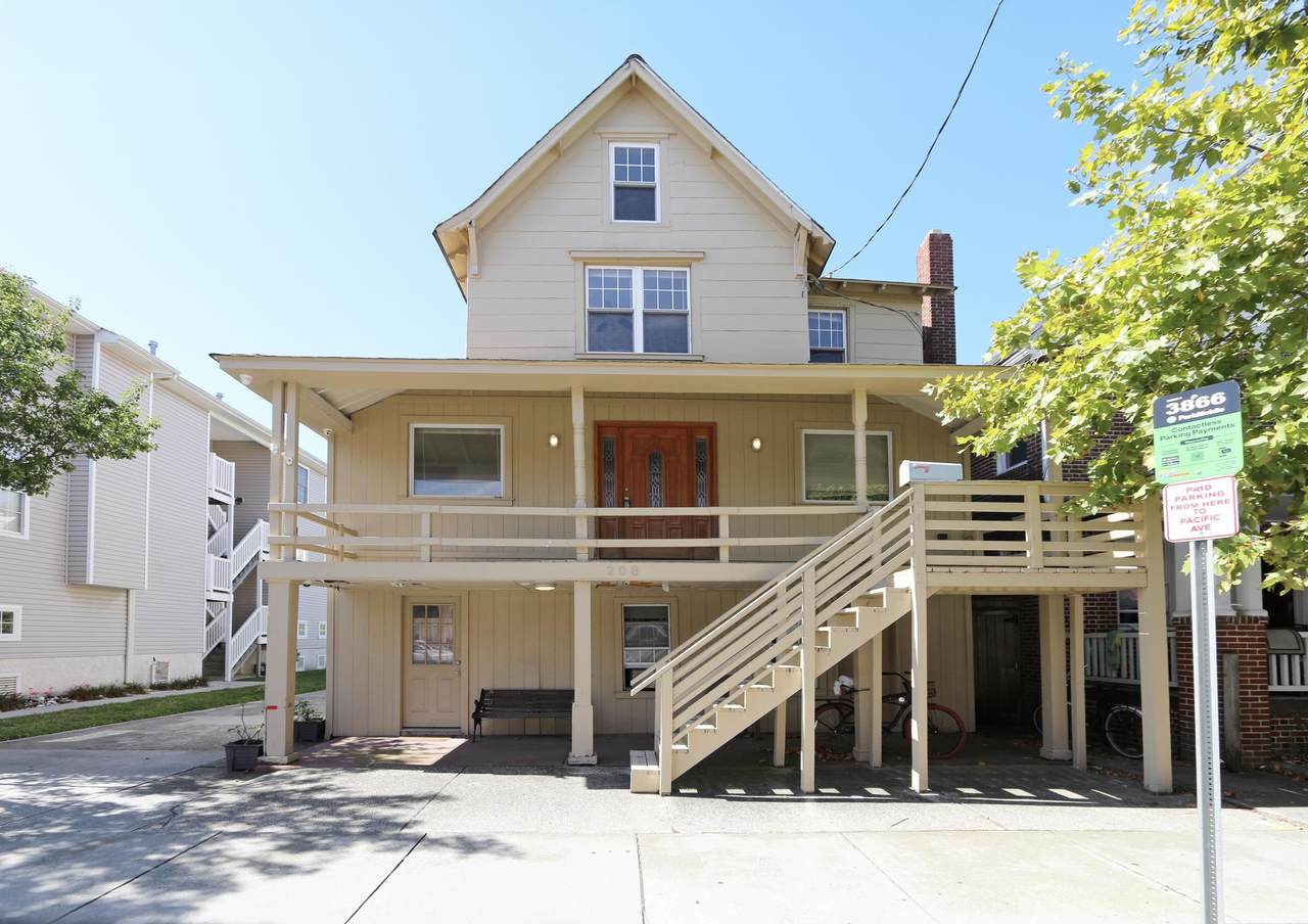 208 Maple Avenue - Photo 1