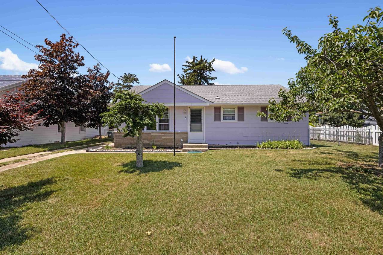 402 Indian Avenue - Photo 1