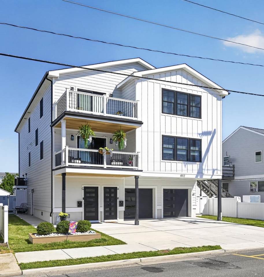 4112-4114 Park Boulevard - Photo 1