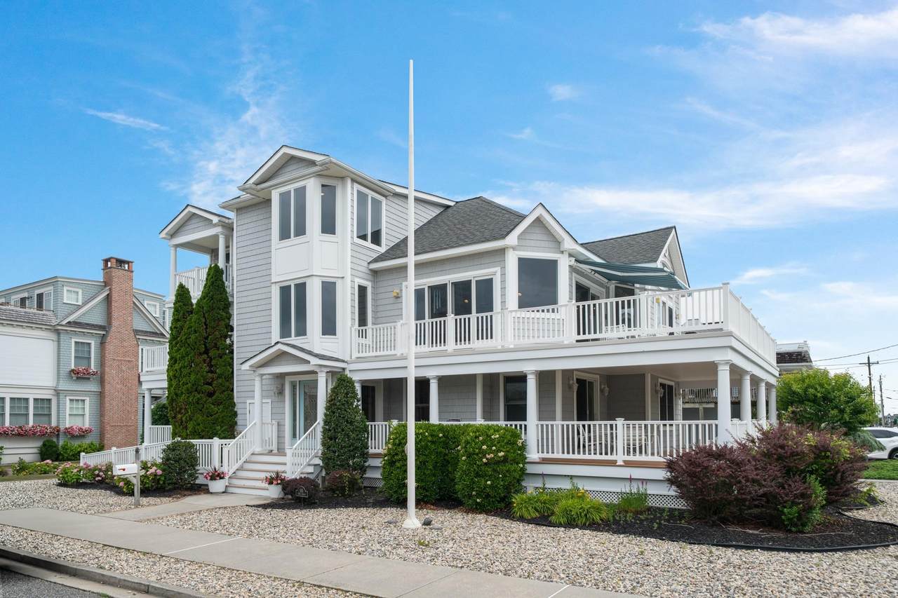 105 40th Street - Photo 1