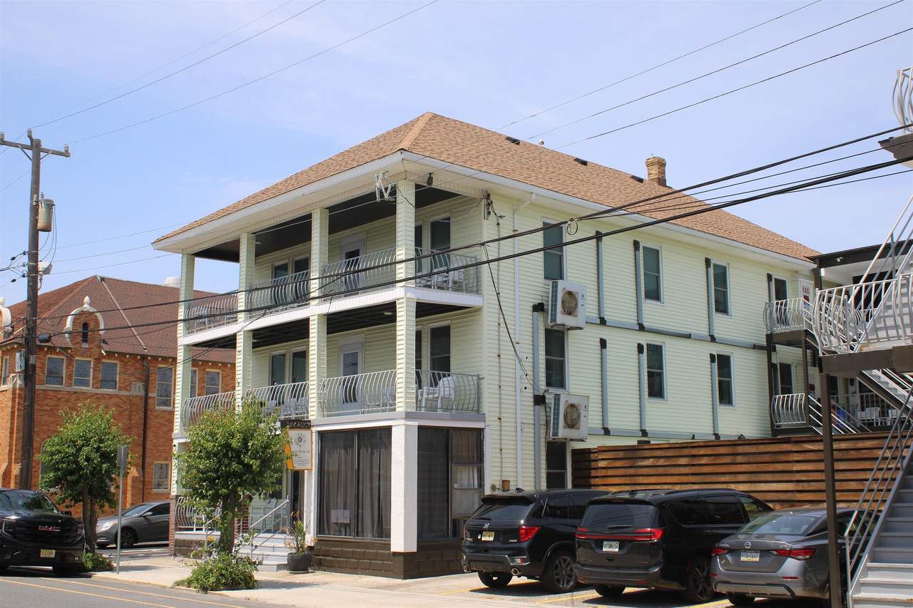 313 Glenwood Avenue - Photo 1