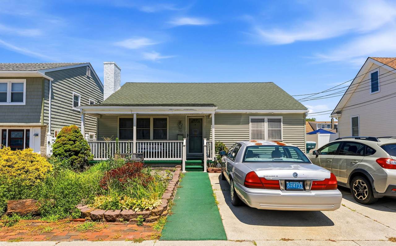 315 11th Avenue - Photo 1
