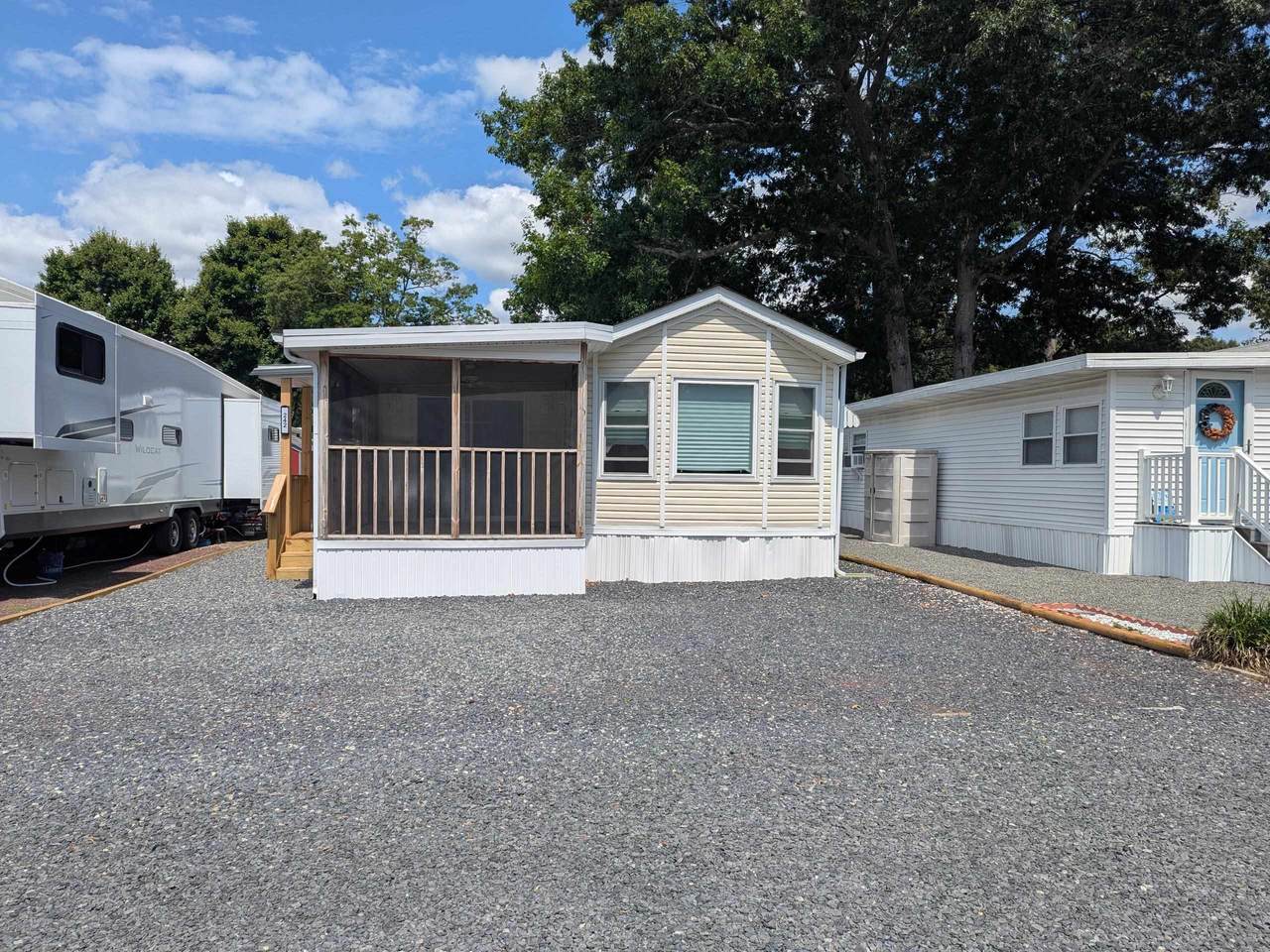 242 Maple - Photo 1