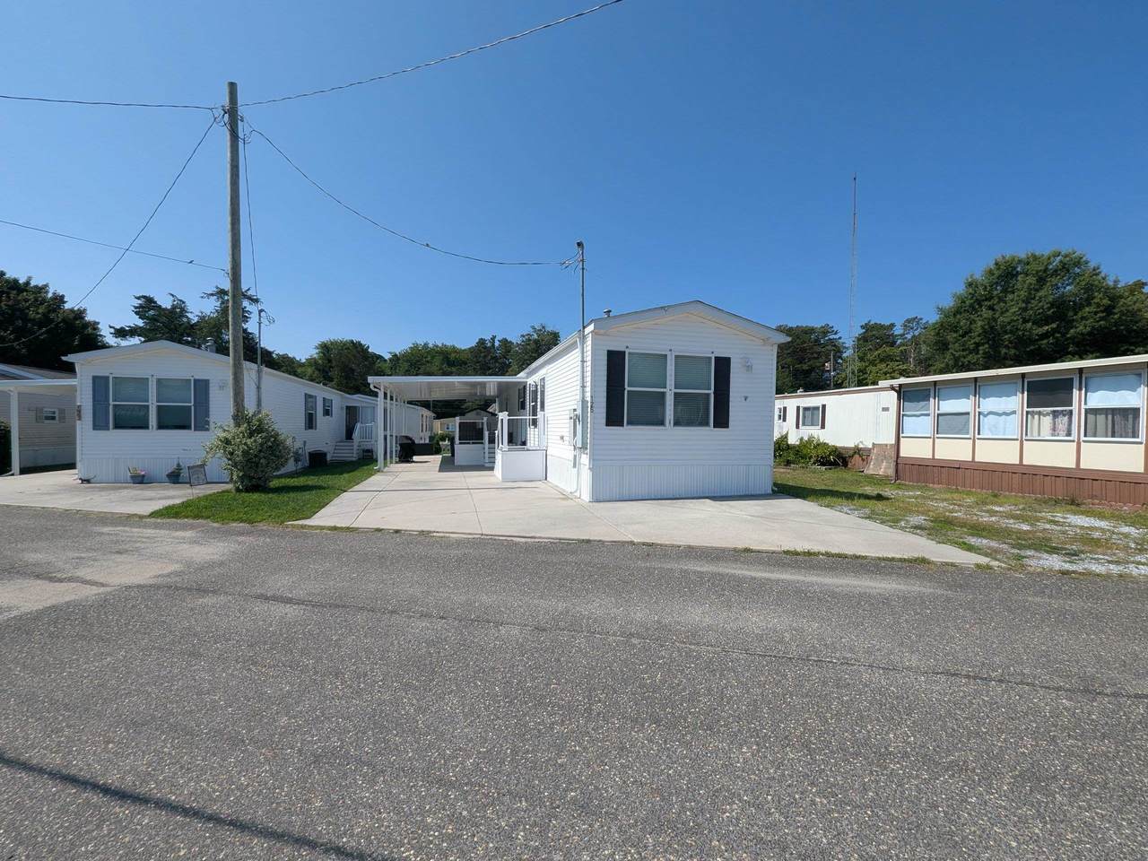 1621 Shore Road - Photo 1