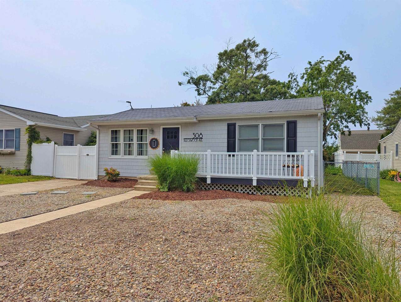 308 Beechwood Drive - Photo 1