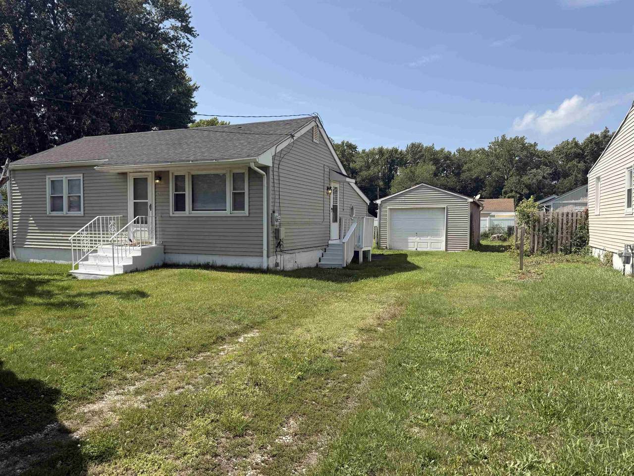 16 Paula Lane - Photo 1