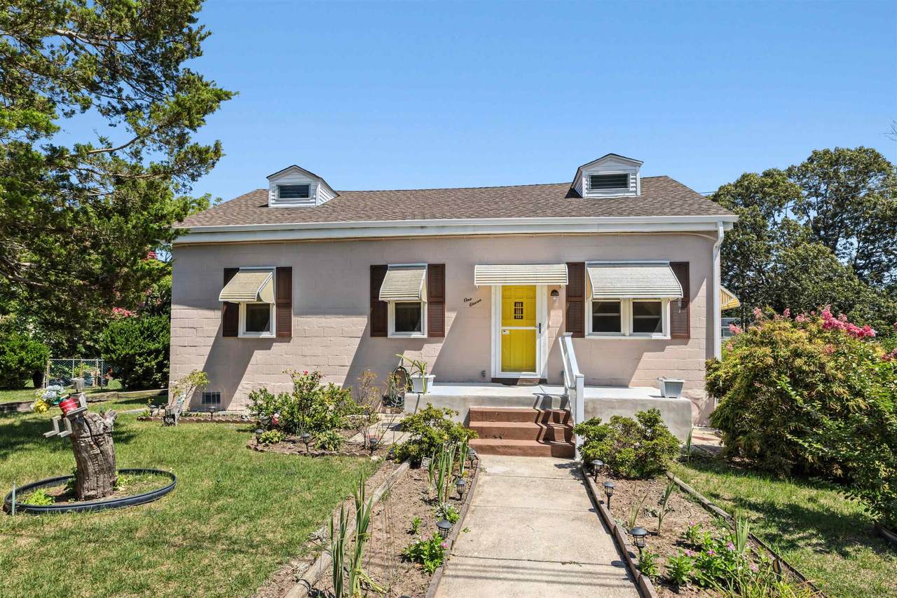 111 Matthews Avenue - Photo 1