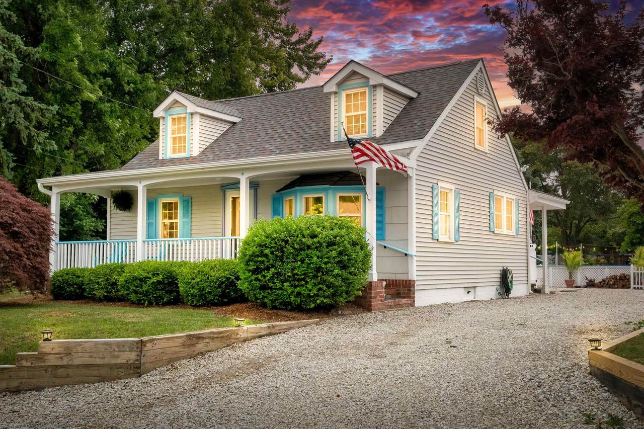303 Shell Bay Avenue - Photo 1