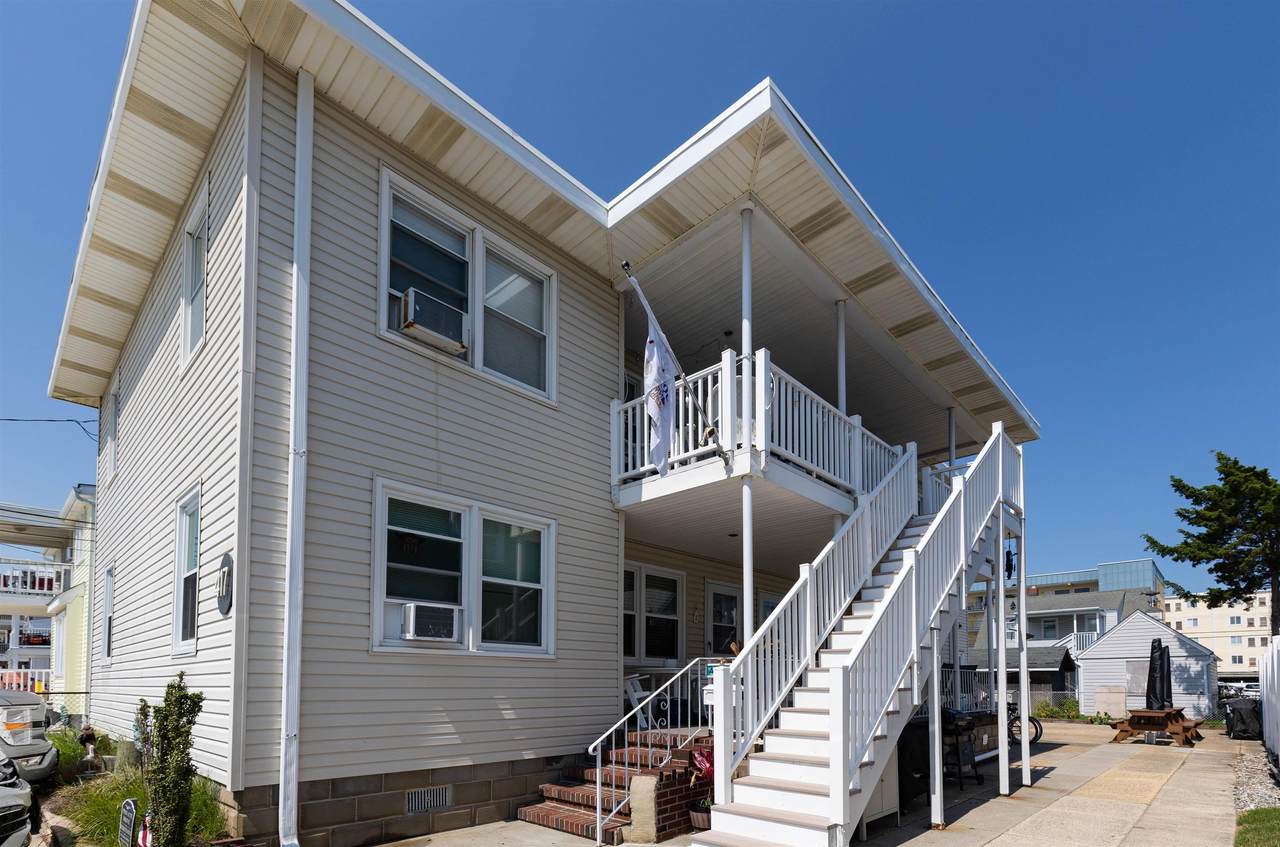 417 20th Avenue - Photo 1