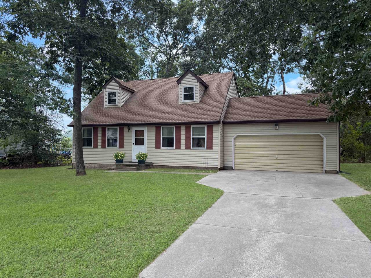 128 Holly Drive - Photo 1