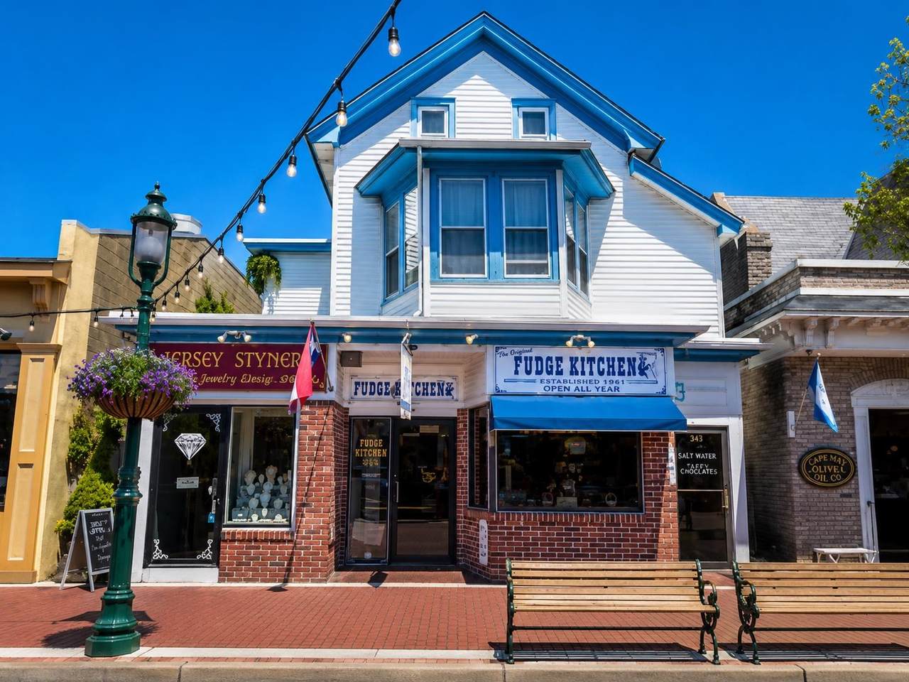 513 Washington Street - Photo 1
