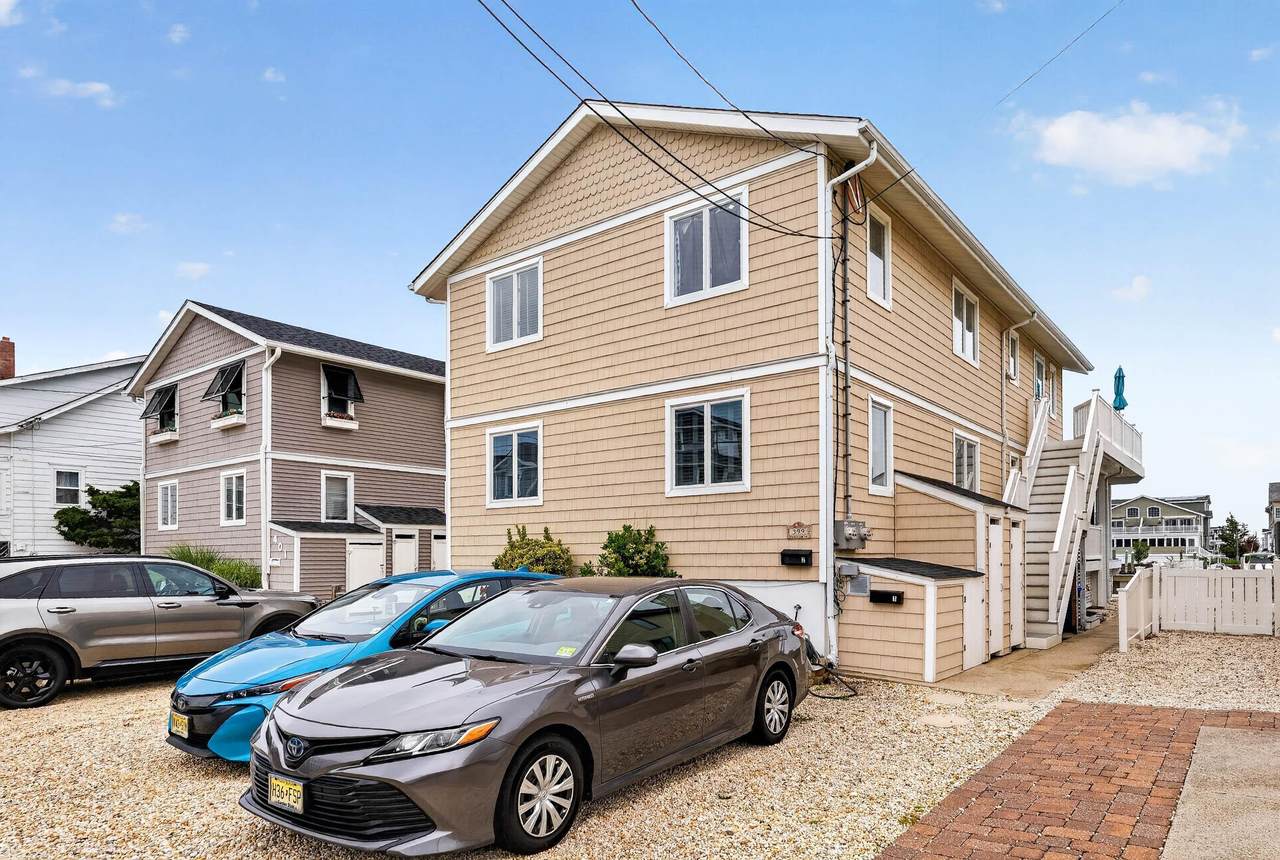 399 24th Street - Photo 1