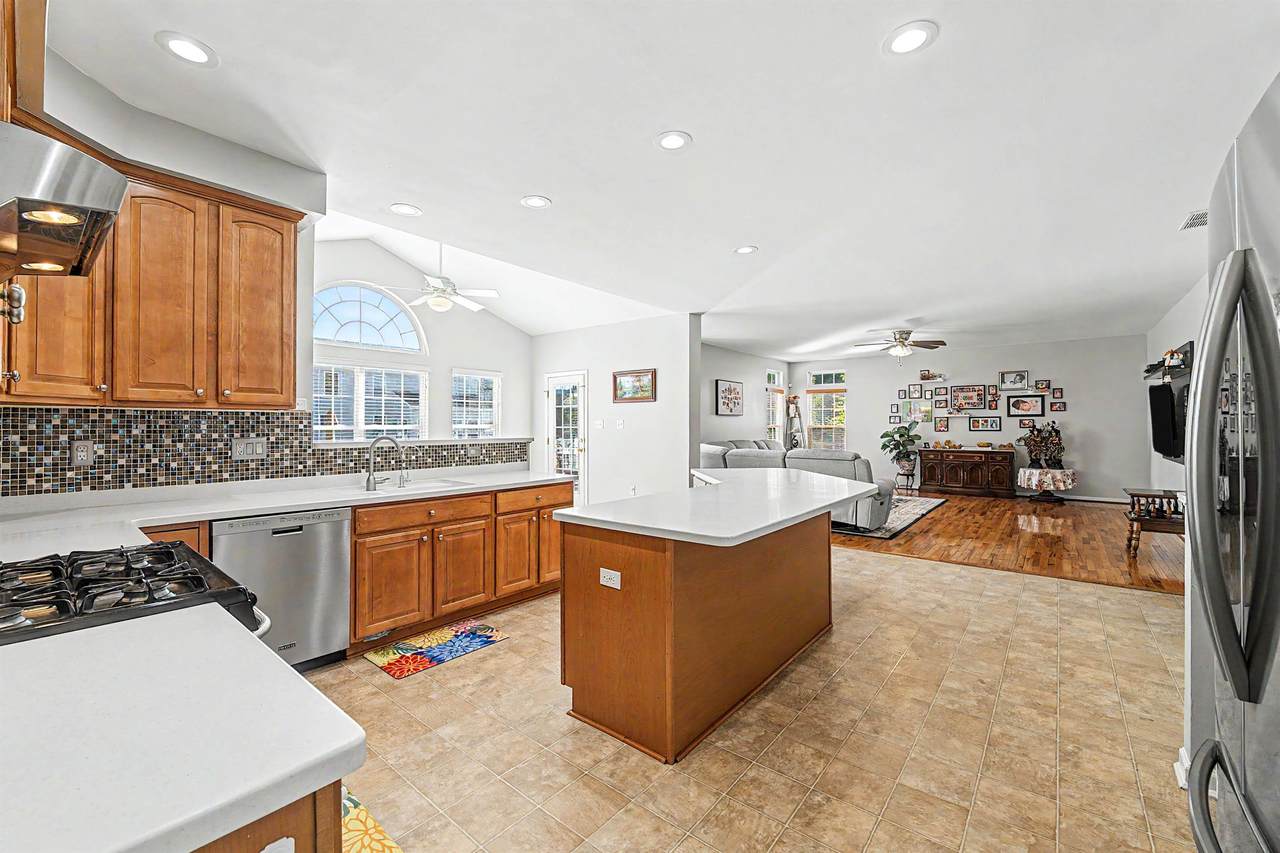 https://bt-photos.global.ssl.fastly.net/capemay/1280_boomver_1_262317-2.jpg