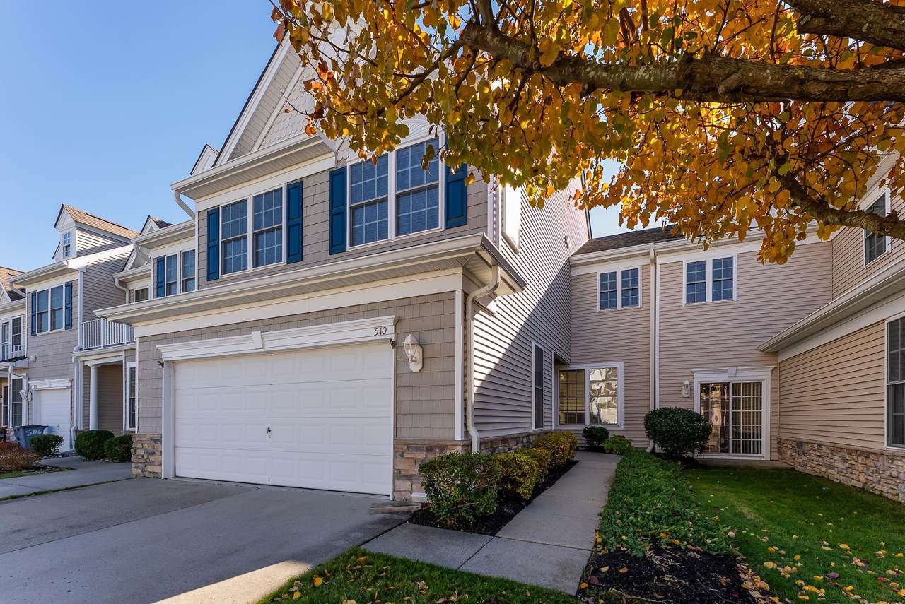 510 Hampton Court - Photo 1
