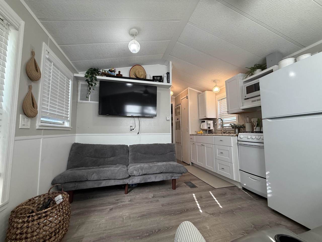 https://bt-photos.global.ssl.fastly.net/capemay/1280_boomver_1_262405-2.jpg