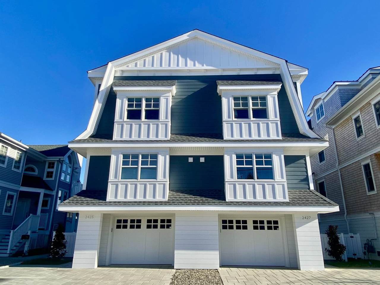 2425 Harbor Avenue - Photo 1