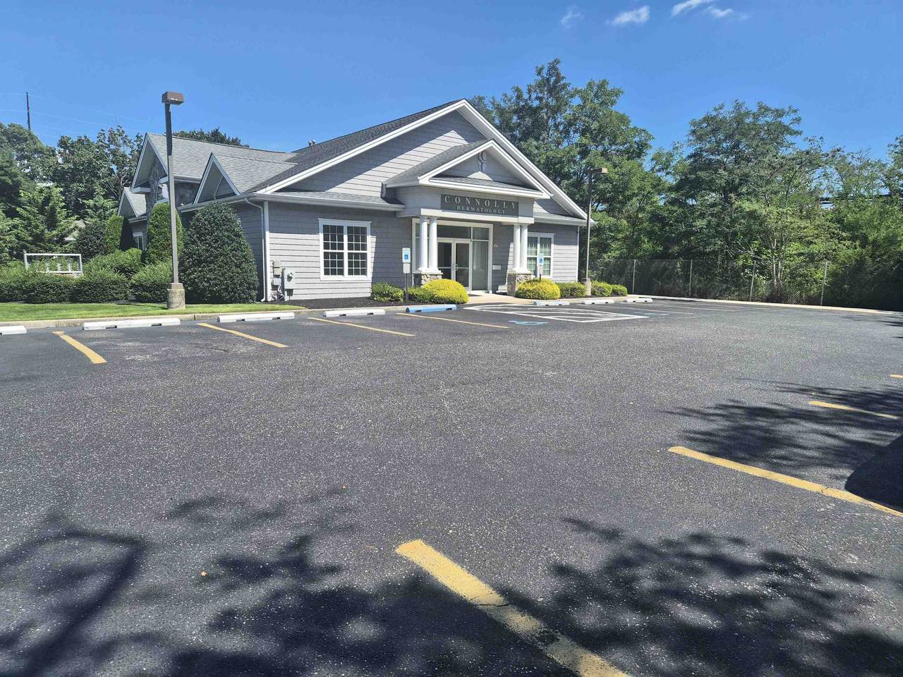 220 Brighton Rd, Cape May Court House, NJ 08210