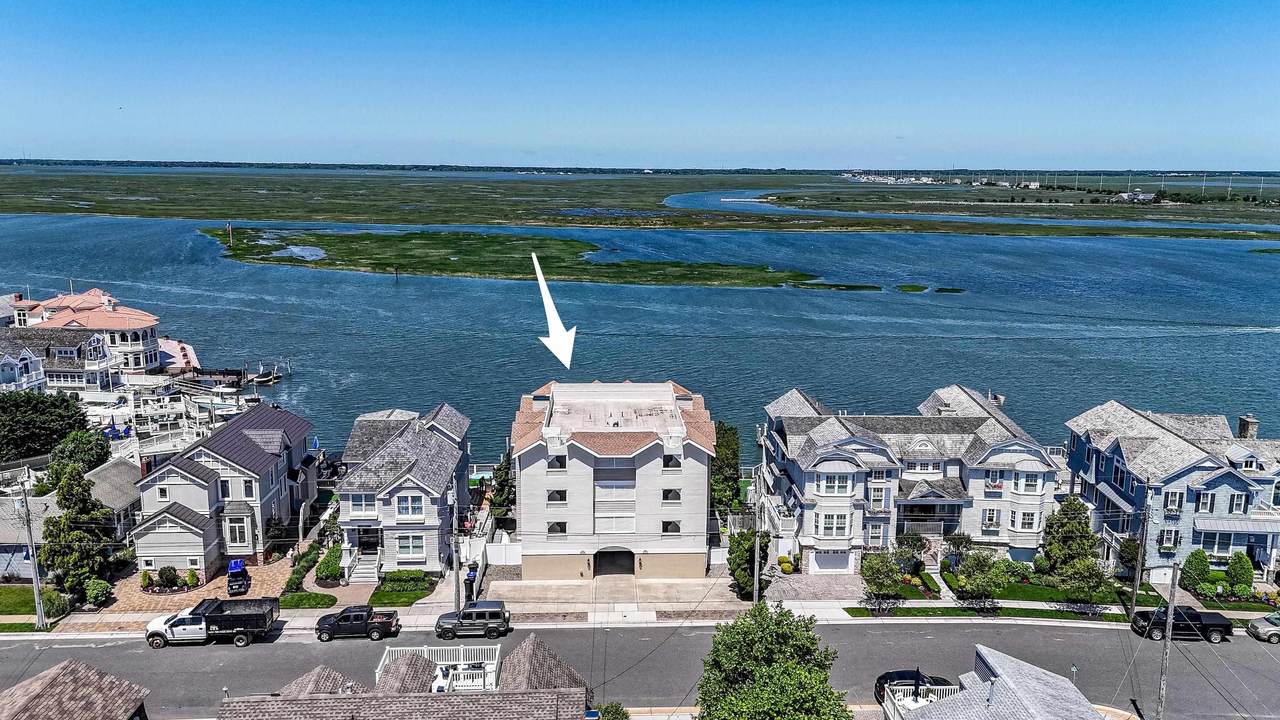 10009 Sunset Drive - Photo 1