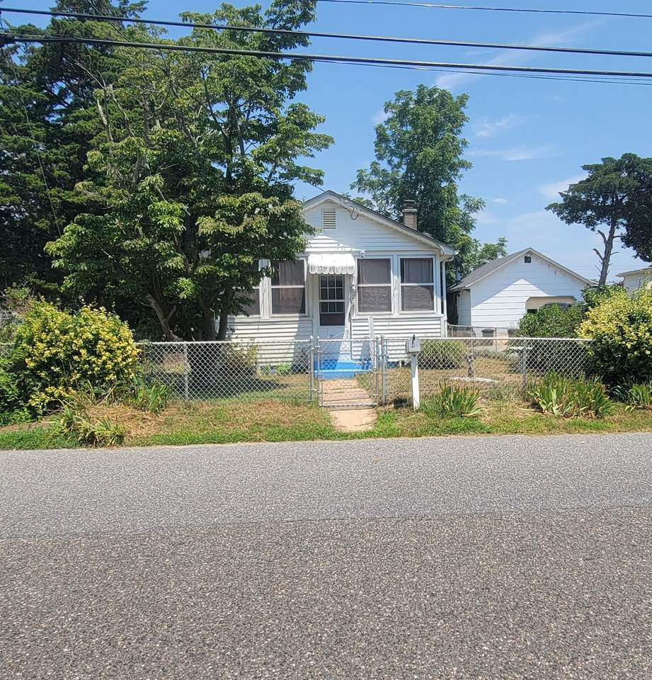 21 Woodland Avenue - Photo 1