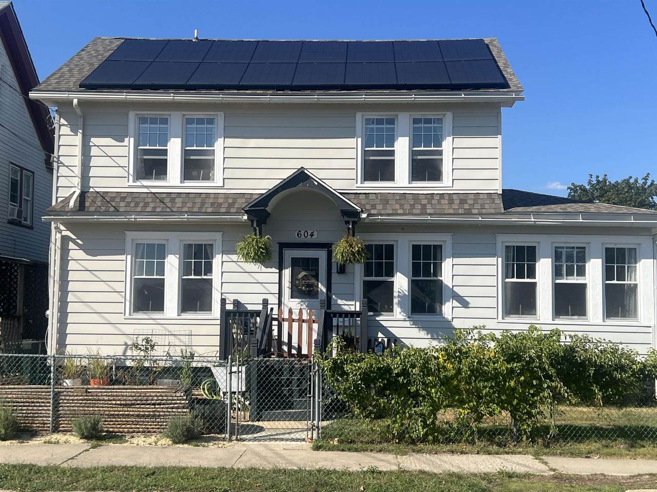 604 Pine Street - Photo 1