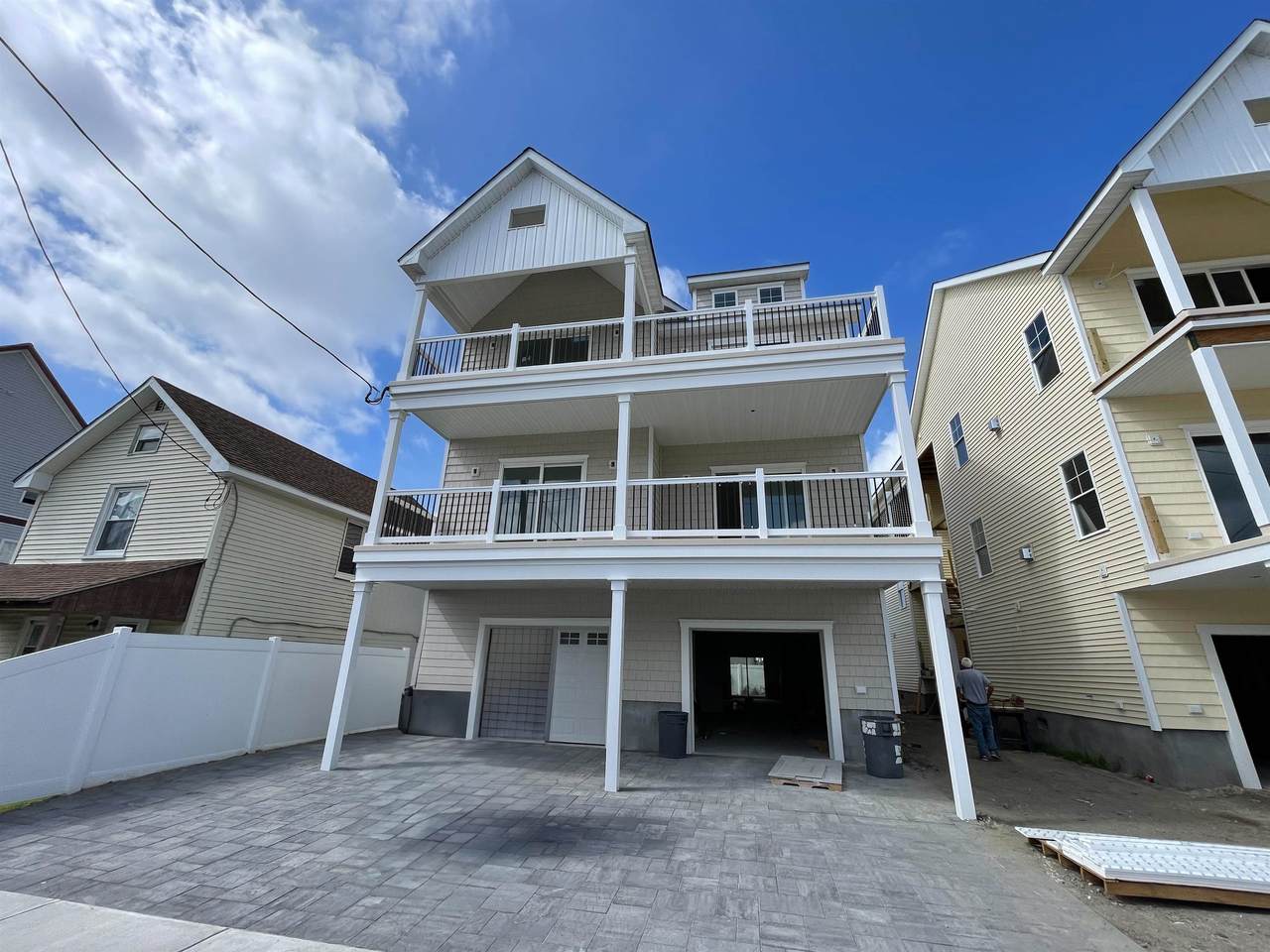 504 Baker Avenue - Photo 1