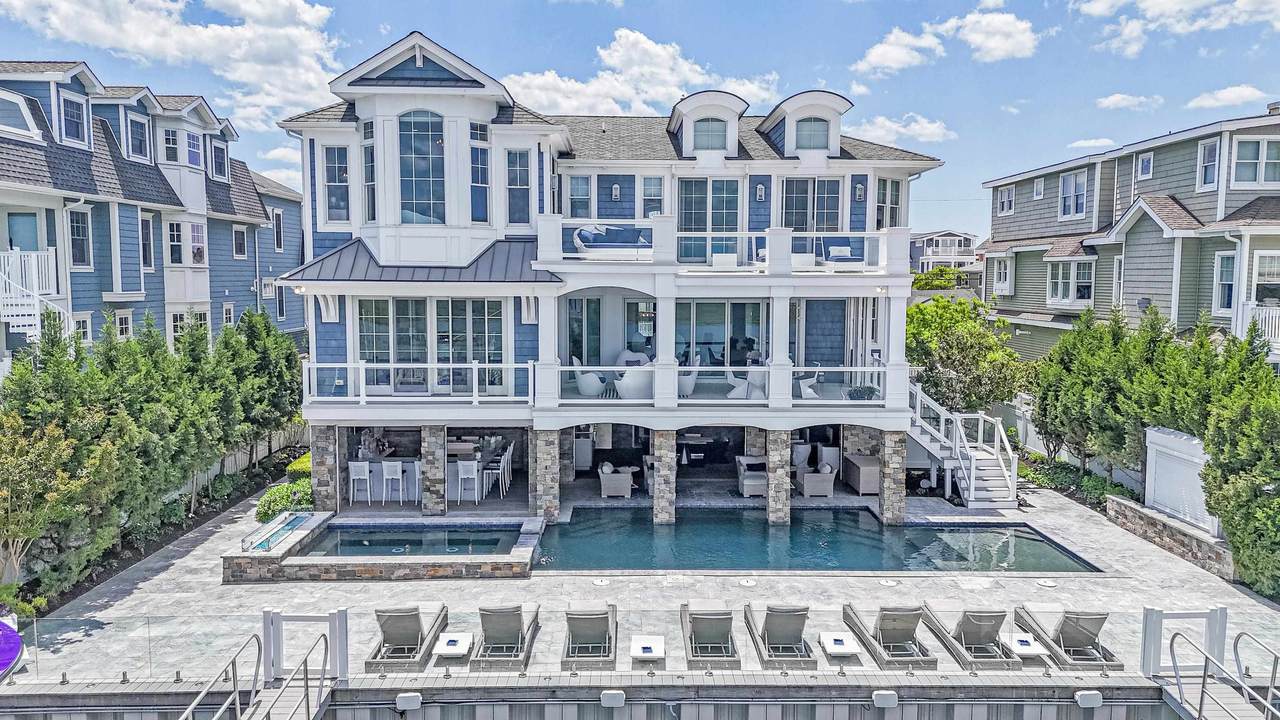 415 20th Street - Photo 1