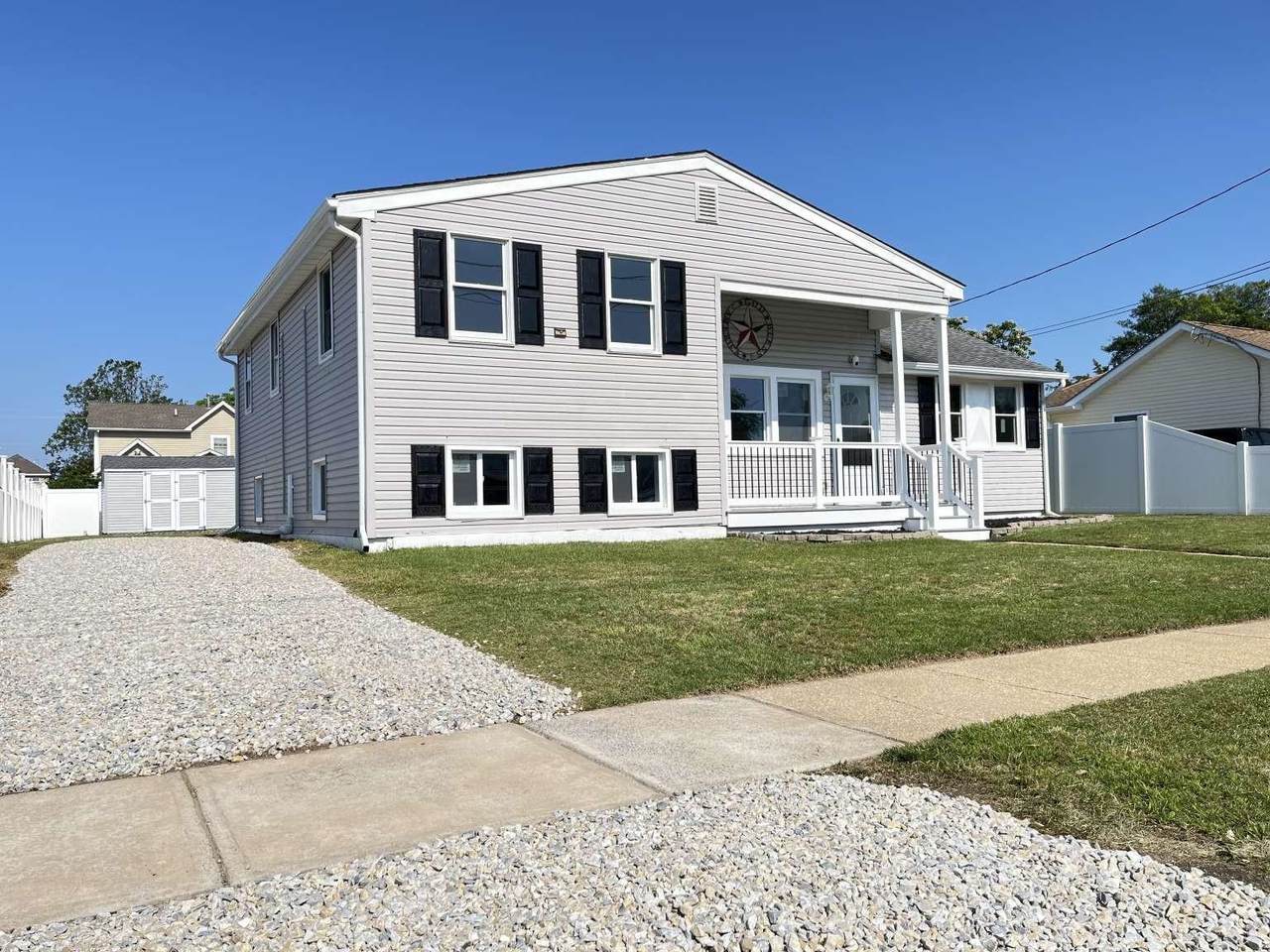 712 Indian Avenue - Photo 1