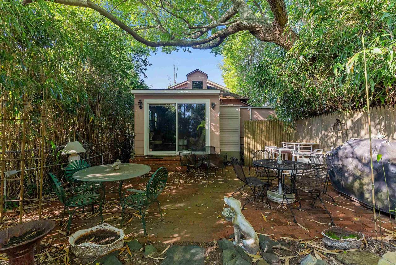 321 Sunset Boulevard - Photo 1