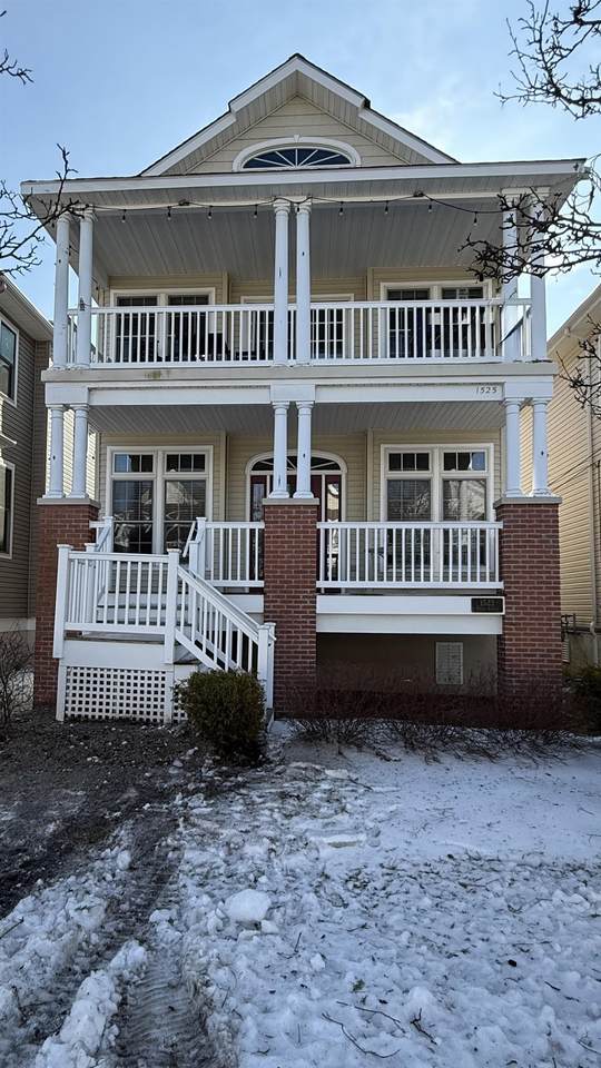 1523 Asbury Avenue - Photo 1