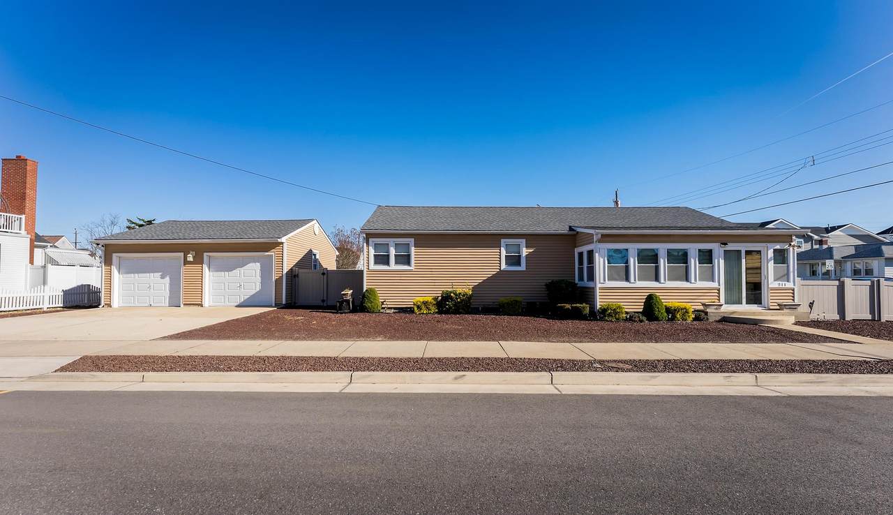 211 Cardinal Road - Photo 1