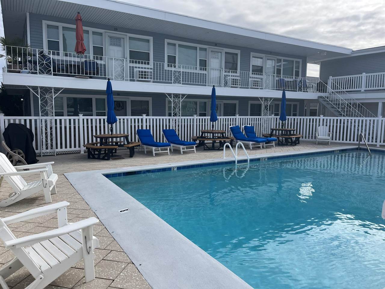7010 Seaview Avenue - Photo 1