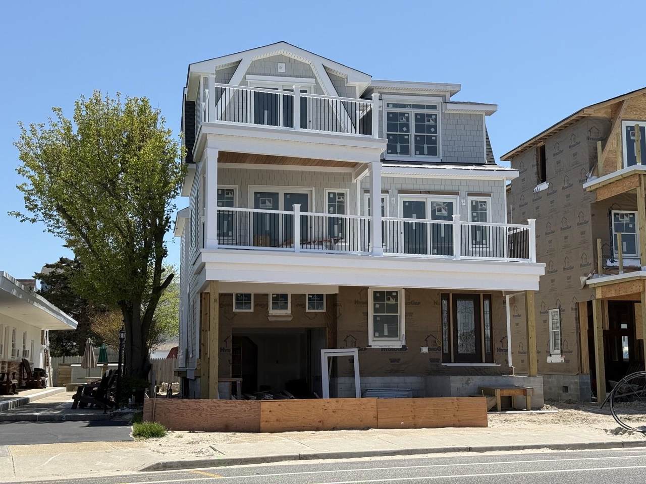 8007 Seaview Avenue - Photo 1
