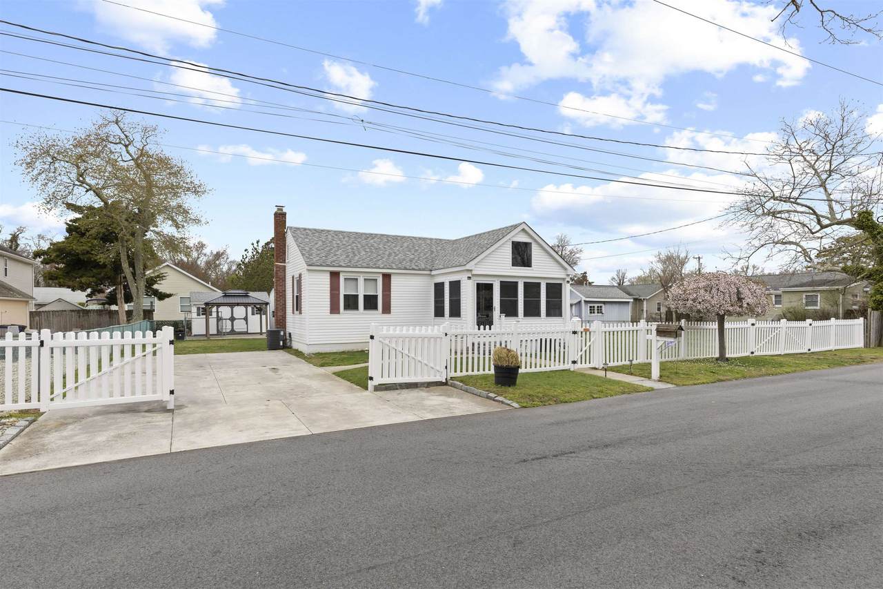 105 8th Street - Photo 1