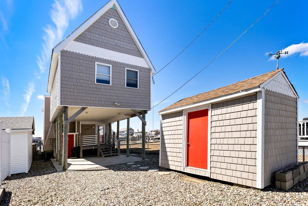 424 17th Avenue - Photo 1