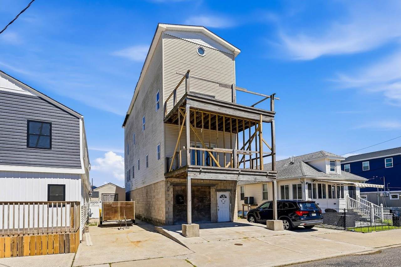 753 Glenwood Avenue - Photo 1