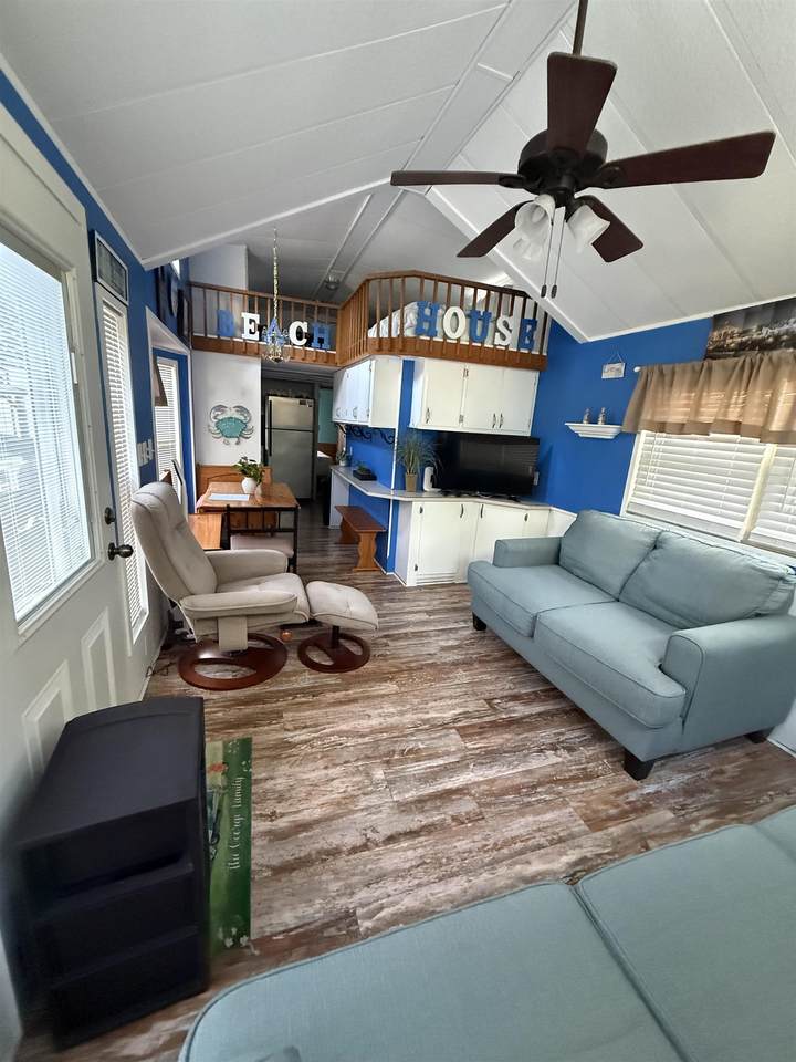 https://bt-photos.global.ssl.fastly.net/capemay/1280_boomver_2_261393-2.jpg