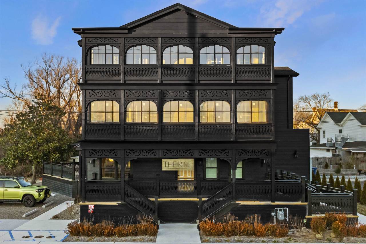 101 Sunset Boulevard - Photo 1