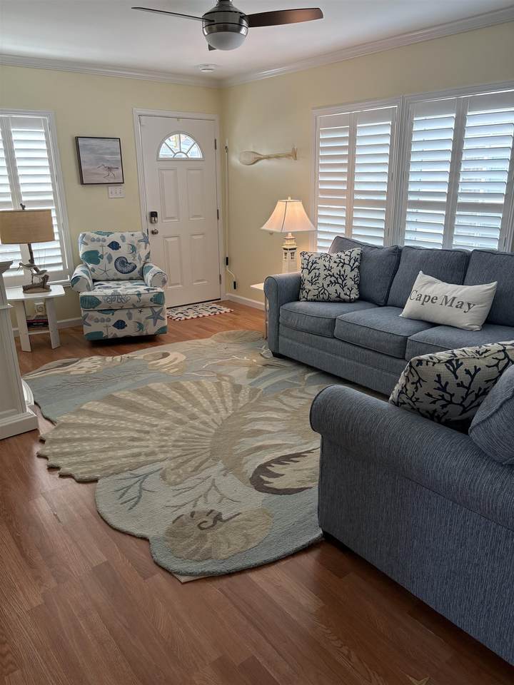 https://bt-photos.global.ssl.fastly.net/capemay/1280_boomver_3_262061-3.jpg