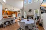 506 Hampton Court - Photo 11