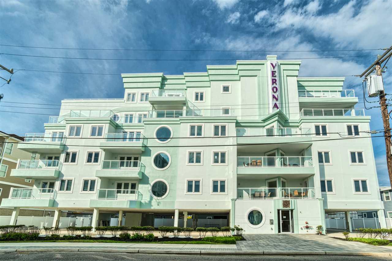 407 Monterey - Photo 1