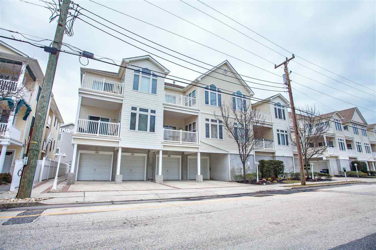 221 Pine - Photo 1