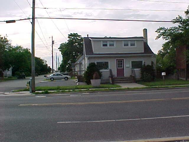 405 Bayshore - Photo 1