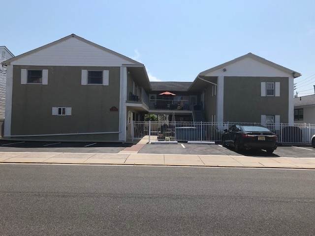210 Monterey - Photo 1