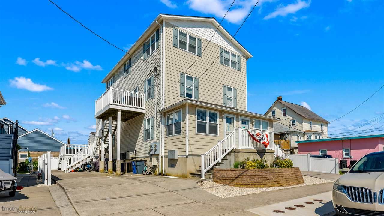 209-211 18th - Photo 1