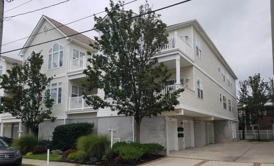 221 Pine - Photo 1